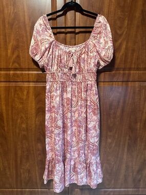 B.O.G. Collective Pink Paisley Peasant Dress with small slit on the side.  L